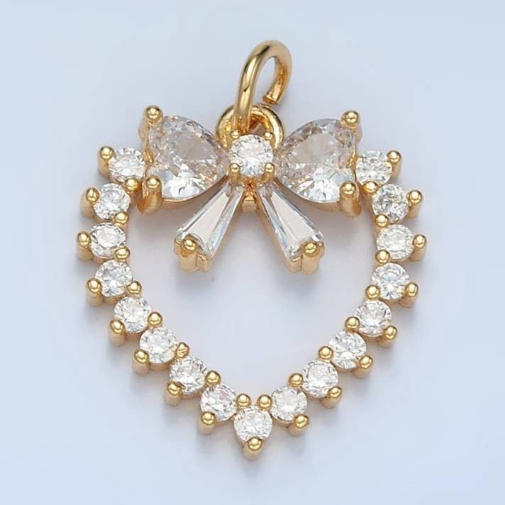 Charm Cœur Ouvert Ruban Nœud en Or 24K Rempli avec CZ Clair | E733 pour la vente par Aim Eternal