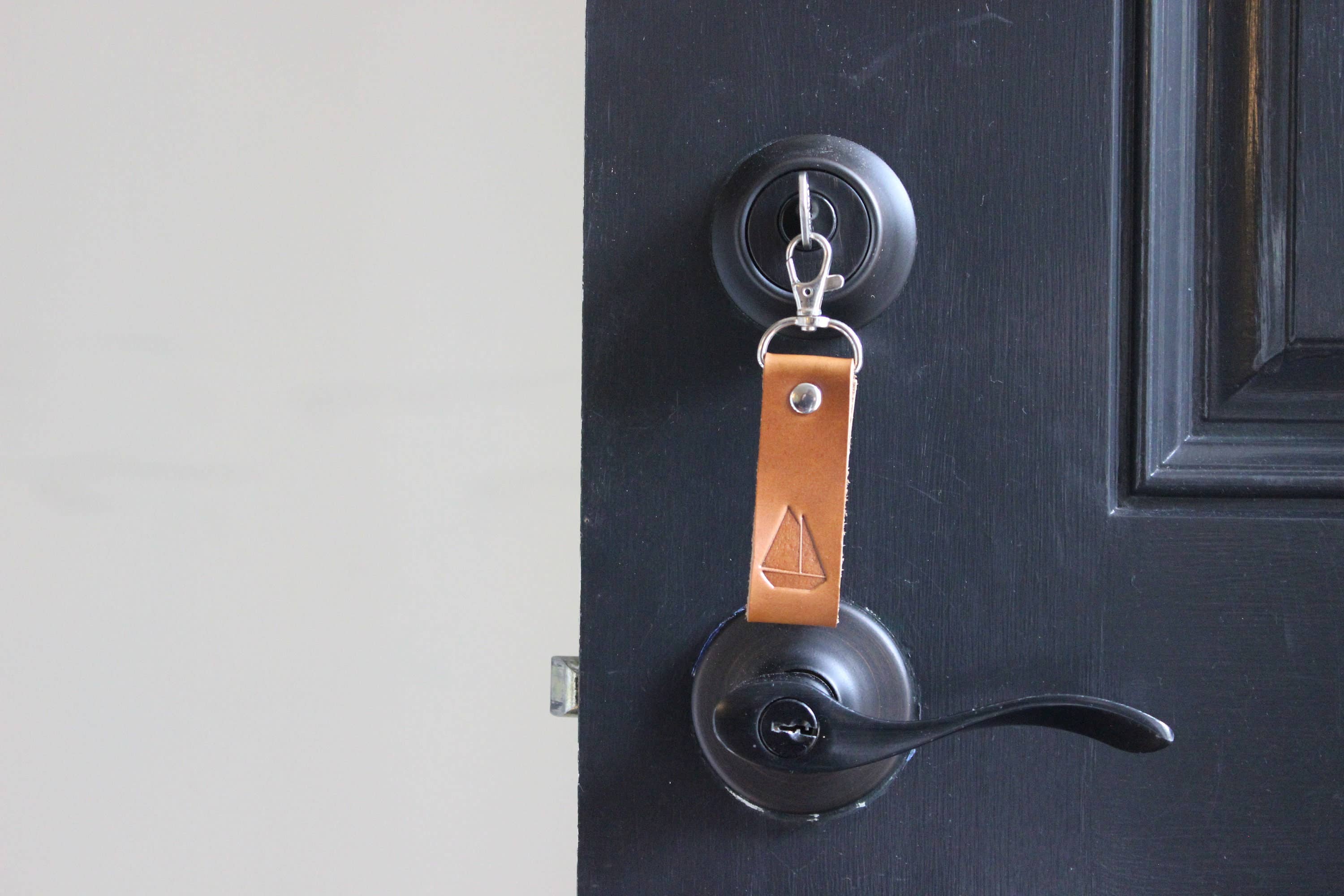 Mermaid and Sailor - Wholesale Keychain - Unisex - Sailing Sailboat Sail Boat Brown Leather Keychain Key Fob Ring1