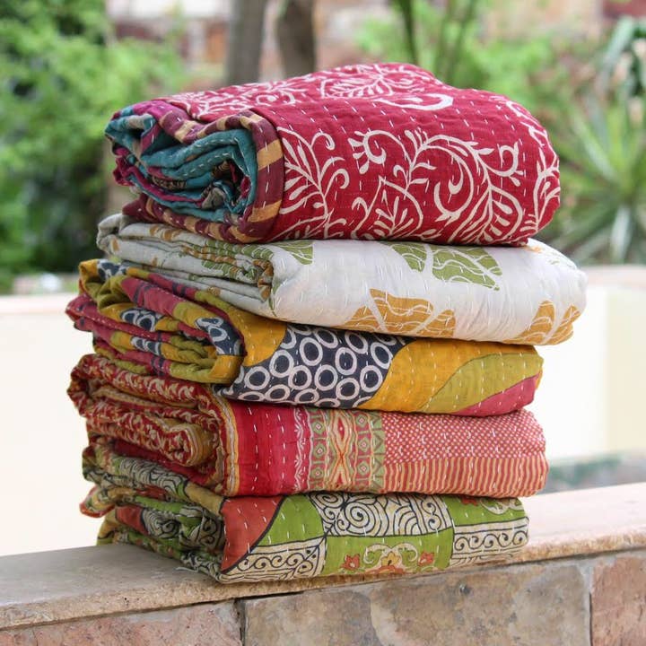 Indische handgefertigte Vintage-Baumwoll-Kantha-Decke für den Großhandel von KHC