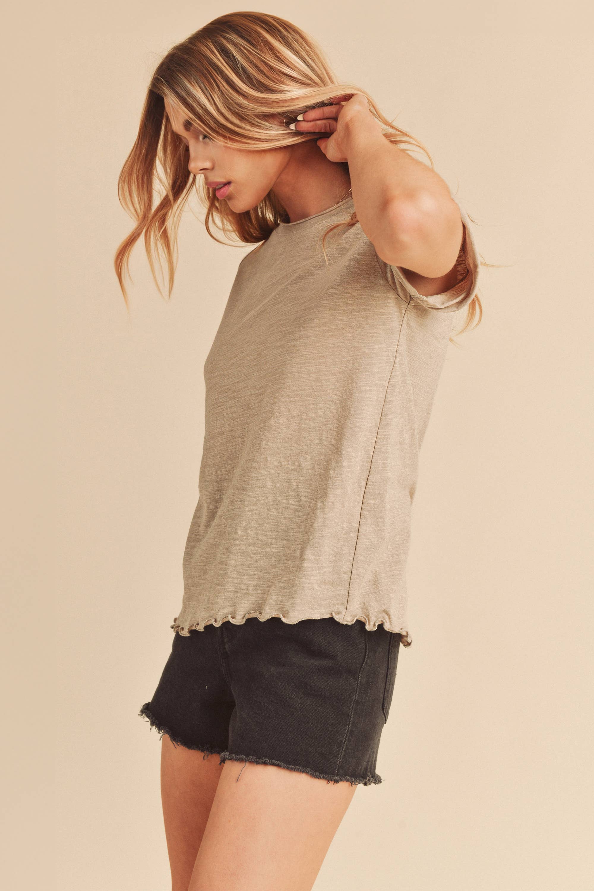 AEMI + CO - Wholesale T-Shirt - Women's - 8219BK Gwen Tee50