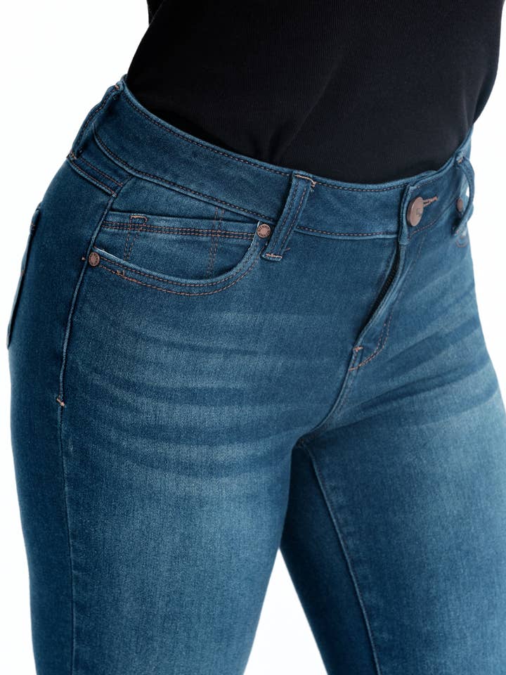 1822 Denim - Wholesale Jeans - Women's - PETITE 26" BUTTER MID-RISE SKINNY JEAN IN ZIGGYÂ