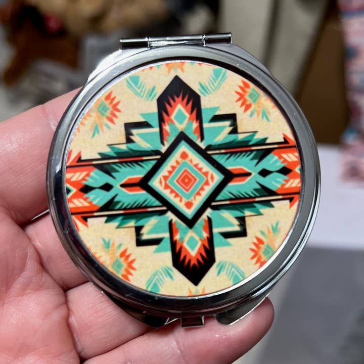Mirrored Compacts - Round for wholesale by Cedar Hill Country Market