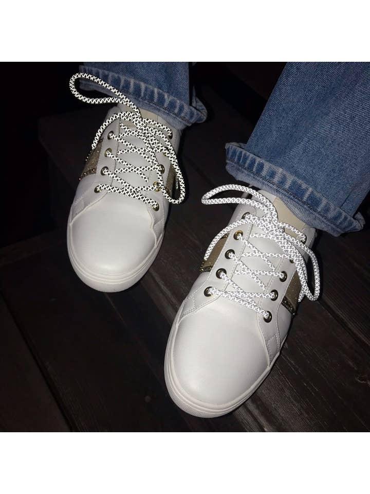 The Shoelace Brand – wholesale Skosnören - Unisex – Runda reflexsnören i svart – reflektiva skosnören i elegant svart2