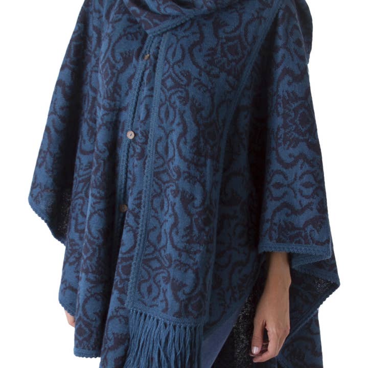 Fleur sauvage péruvienne en mélange d'alpaga réversible bleu Ruana pour la vente par NOVICA