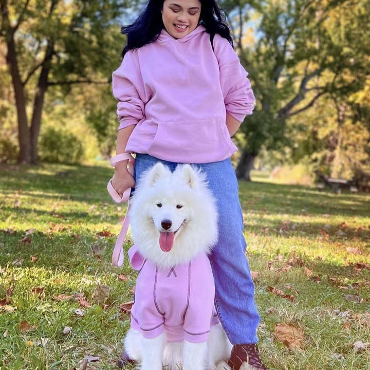 Sweats à capuche assortis tricotés sur mesure et teints pour chien et propriétaire pour la vente par Blueberry Pet