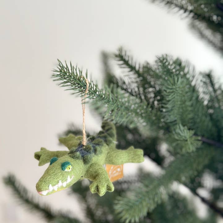 Felt Crawling Gator Ornament for wholesale by Ganapati