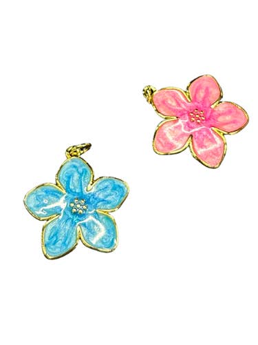 Blumenanhänger, Rosa oder Blau - Zur individuellen Halskette oder Armband hinzufügen für den Großhandel von The Sourced Studio