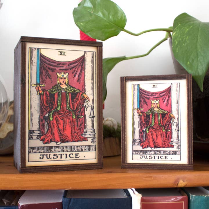 Tarot - 11 - Justice Boîte de rangement pleine couleur pour la vente par Most Amazing