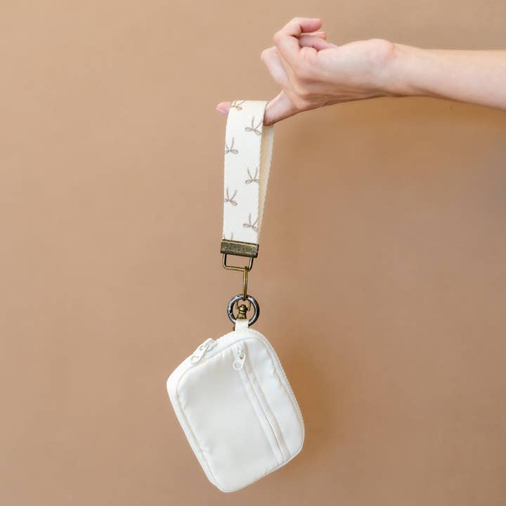 Frederick Family Co. - Wholesale Wallet - Women's - Keychain Wallet with Wrist Lanyard, Compact Card Holder 19