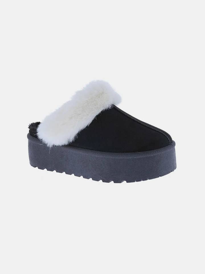 Weeboo Snow Slippers for wholesale by Lex Wholesale