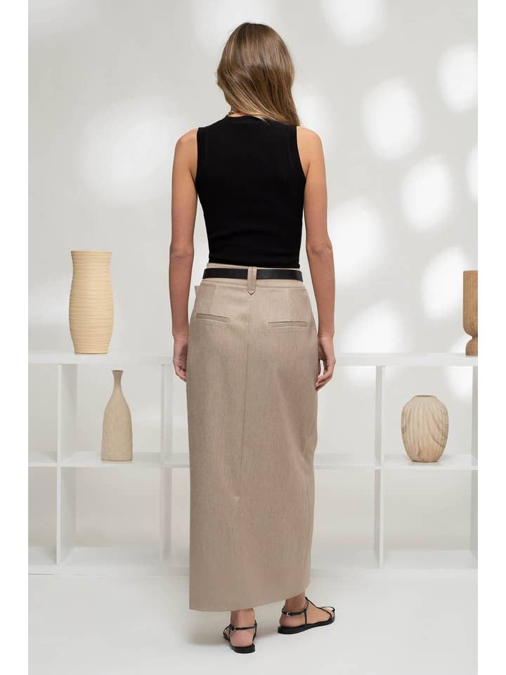 The Workshop Studio - Wholesale Knit Top - Women's - SLEEVELESS ROUND NECK SWEATER KNIT TOP