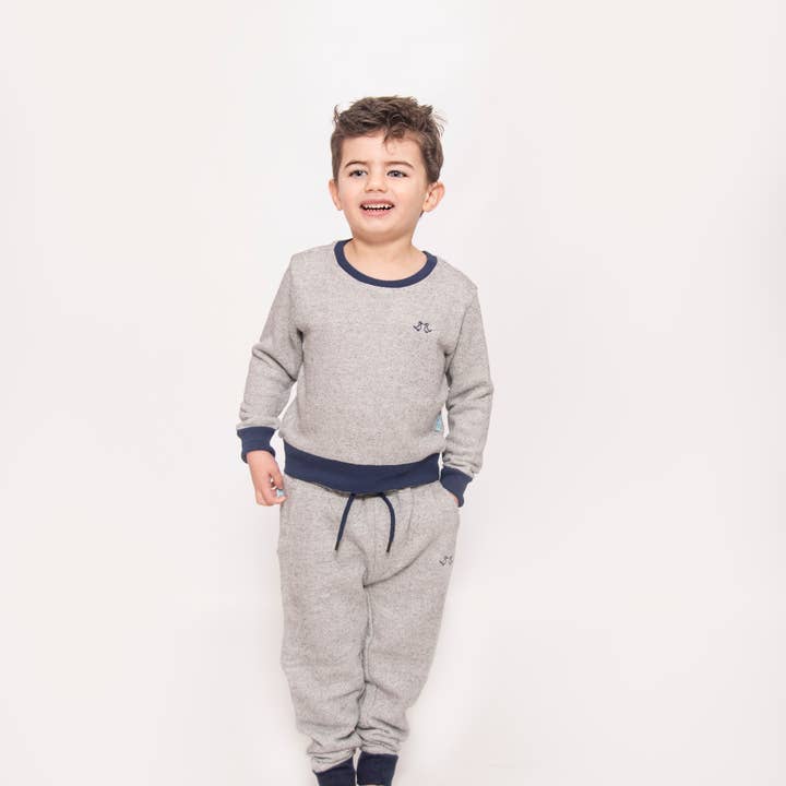 Ensemble de salon en jersey gris pour garçon 100 % coton pour la vente par Luca and Rosa
