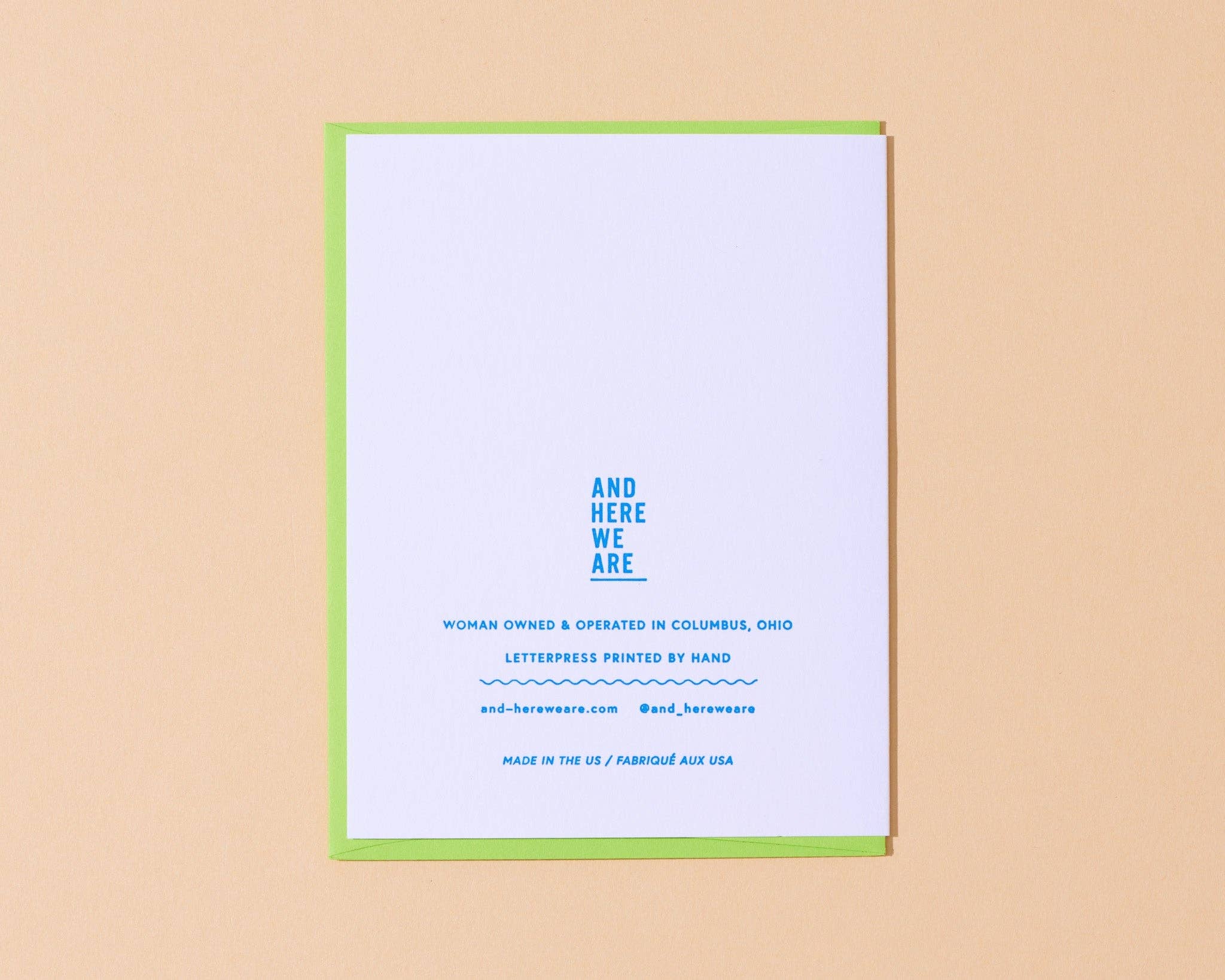 And Here We Are - Wholesale Kerstkaartje - Pawther Christmas Hond Letterpress Wenskaart - Gemaakt in de VS - Kerstcadeautje, Feestdagen, Cadeaugids2