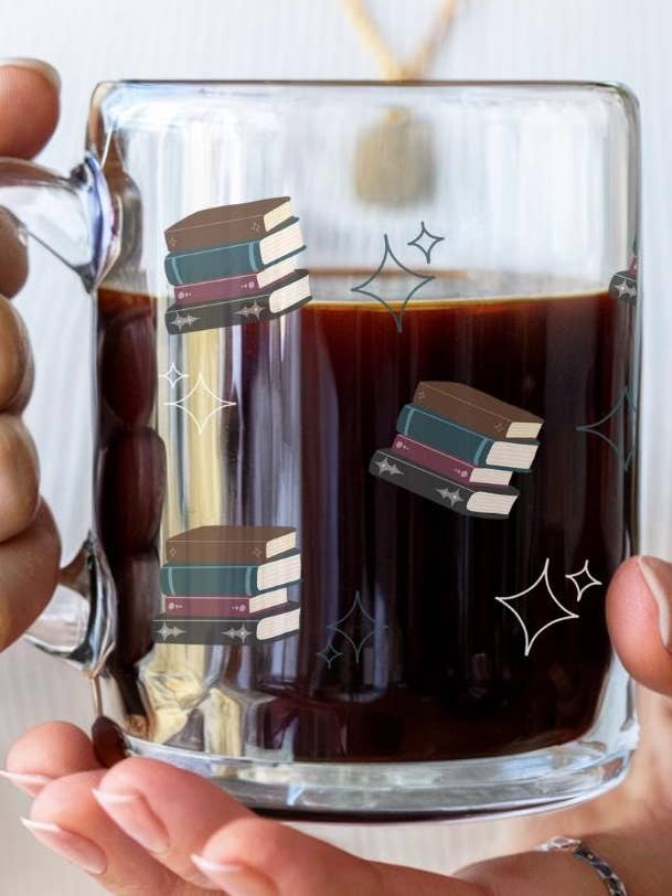 Glas Mörk Bok Stapel Mugg för wholesale av Live Inside Pages Shop