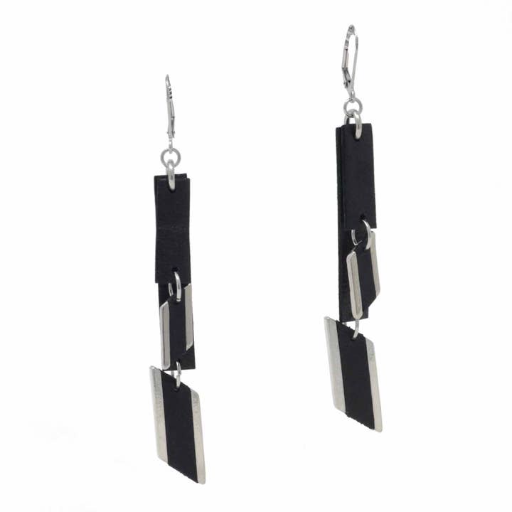 Boucles d'oreilles doubles en cuir et diamants, noires pour la vente par Sobo & Co Jewellery