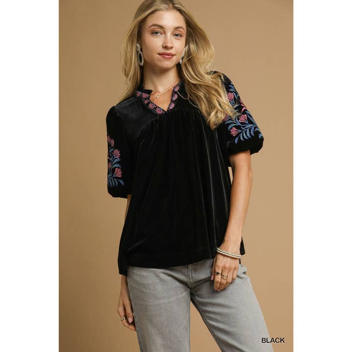 Bluse med fløjl og broderede ærmer for engroshandel hos STYLE USA