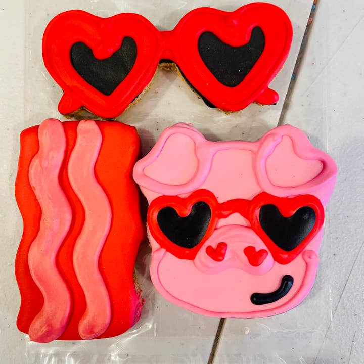 Lucky Biscuit Pet Bakery - Wholesale Pet Treats - Dog - Farm Friend Cookies