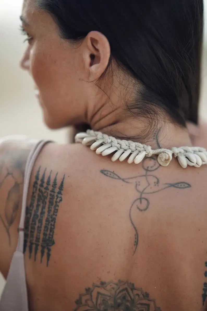 Bonisita – Engroshandel Perlehalskæde – Vintage halskæde med cowrie-skjell fra Papua1