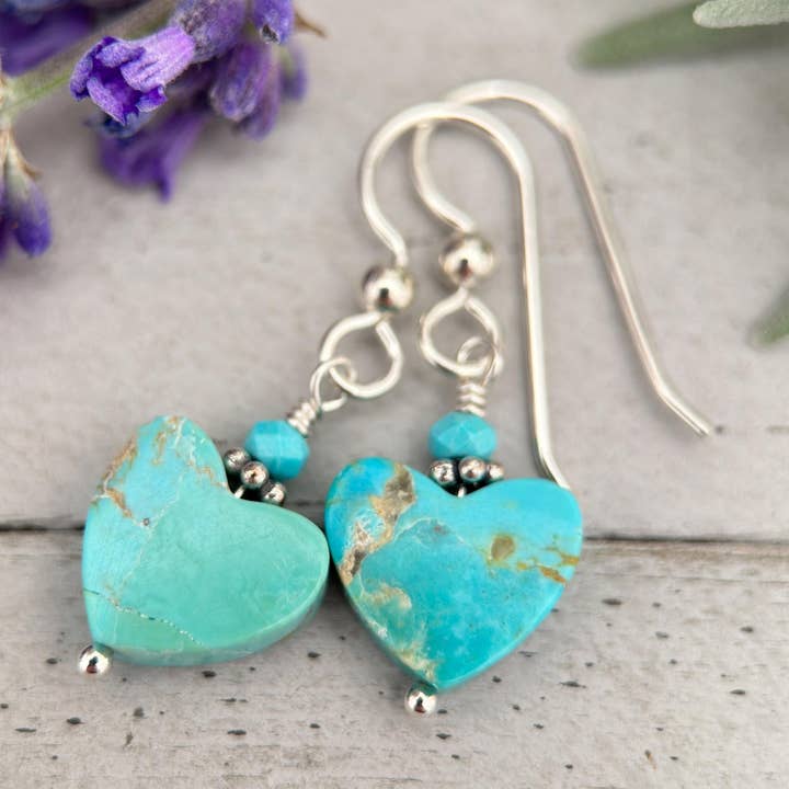 Kingman Turkoois Hart en Sterling Zilveren Oorbellen - Liefdessymbool - Amerikaanse Rustieke Zuidwestelijke Turkoois voor wholesale door Sunlight Silver Jewelry