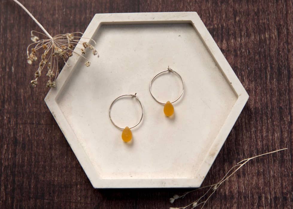 The Old Farmhouse Jewellery – wholesale Hängande örhängen – Teardrop Hoops, sterlingsilver, hoop-örhängen, presentidéer4