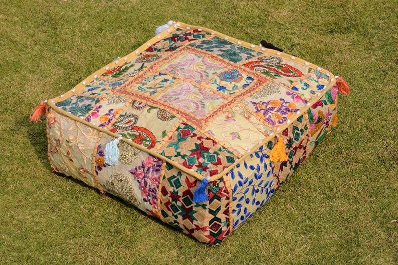 GYPSY STUDIO – wholesale Golvkudde – Bohemisk golvdyna med dekorativt överdrag i sari-patchwork0