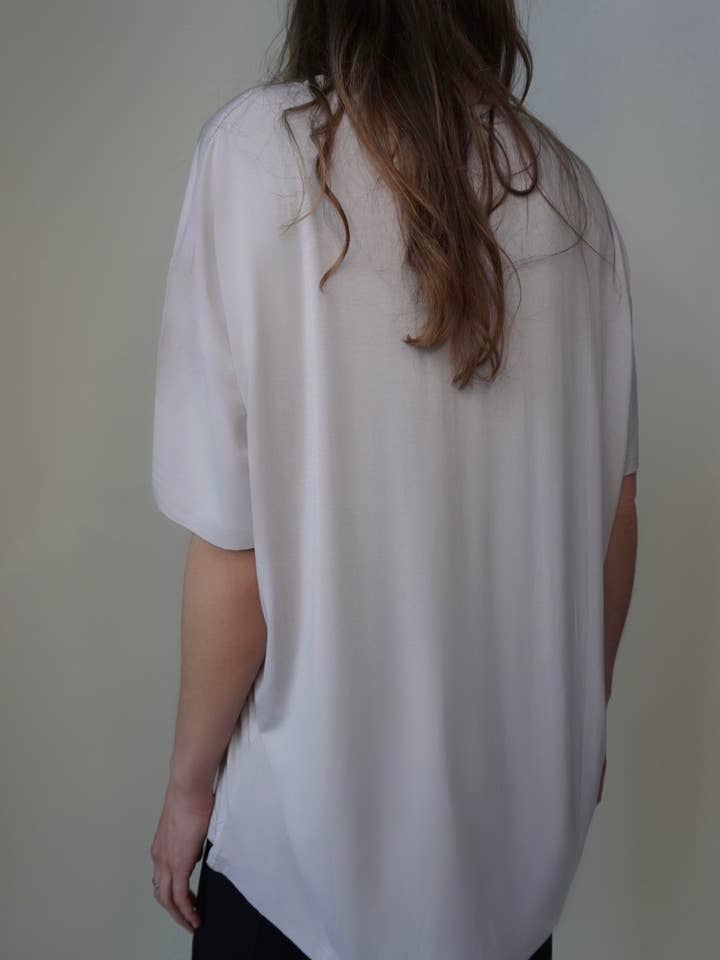 Kasia - Vente T-shirt – femme - T-shirt en bambou surdimensionné – Confort sans effort, style raffiné2