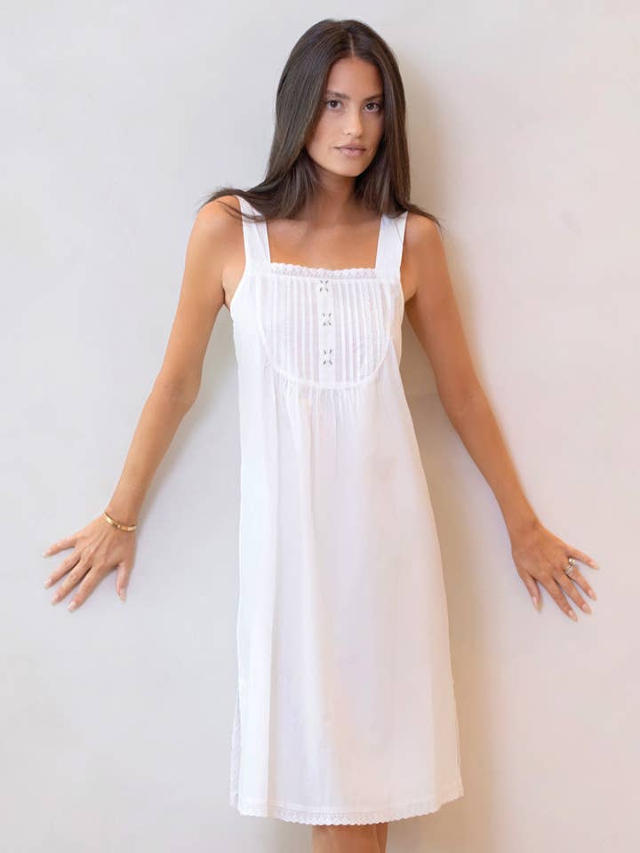 Chemise de nuit en coton blanc Everly pour la vente par Jacaranda Living