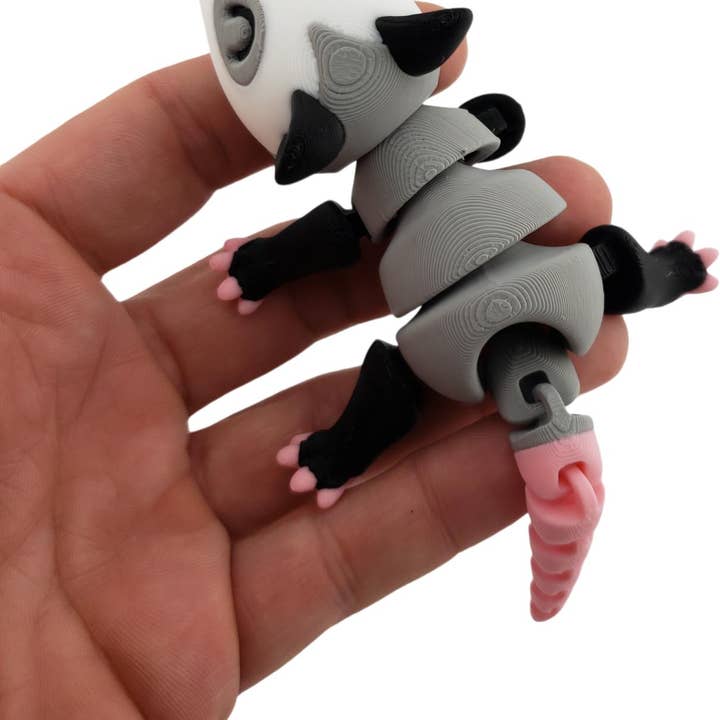 The Geek Galleria – Brinquedo estatueta - Crianças por atacado – Figura Articulada de Gambá Impressa em 3D | Cores Realistas Preto, Cinzento, Branco e Rosa | Adorável Decoração de Secretária e Brinquedo Colecionável | Fidget