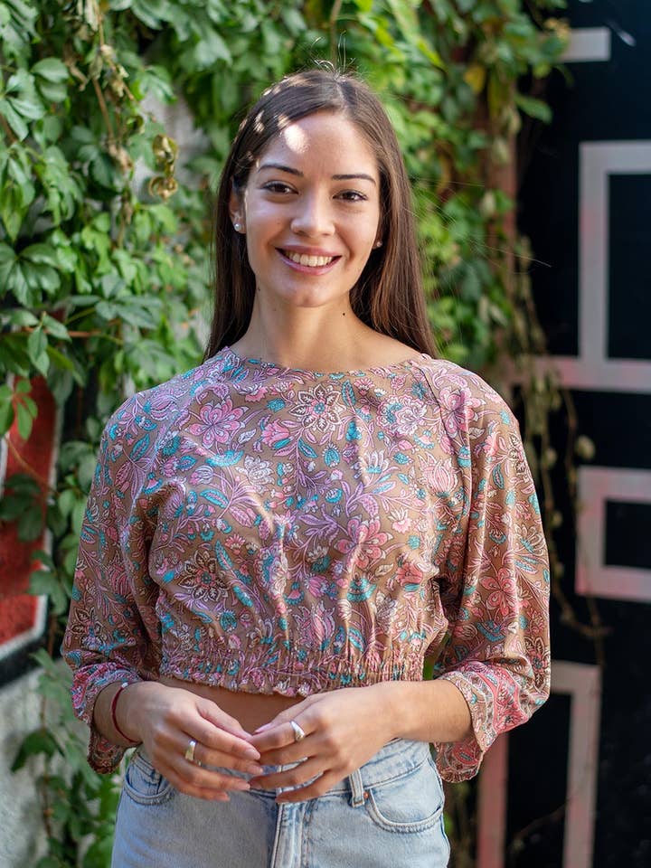 Short Blouse with Long Sleeves Printed Silk for wholesale by Kimago Look