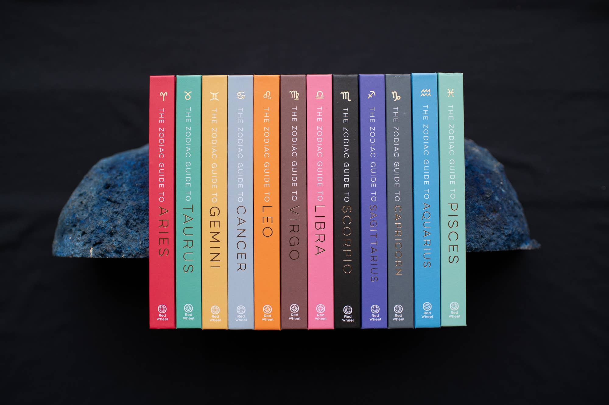 Red Wheel/Weiser LLC - Wholesale Body, Mind & Spirit - The Zodiac Guide to Gemini - Hardcover Astrology Gift4