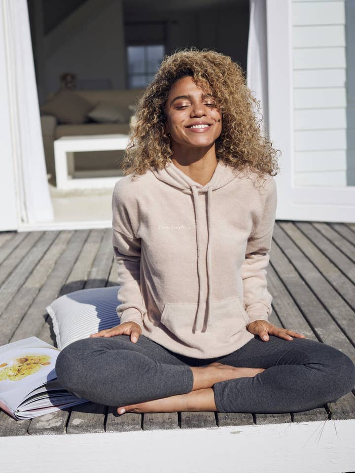 Sweat à capuche en polaire brodé « Love Is Everything » pour la vente par Om & Ah
