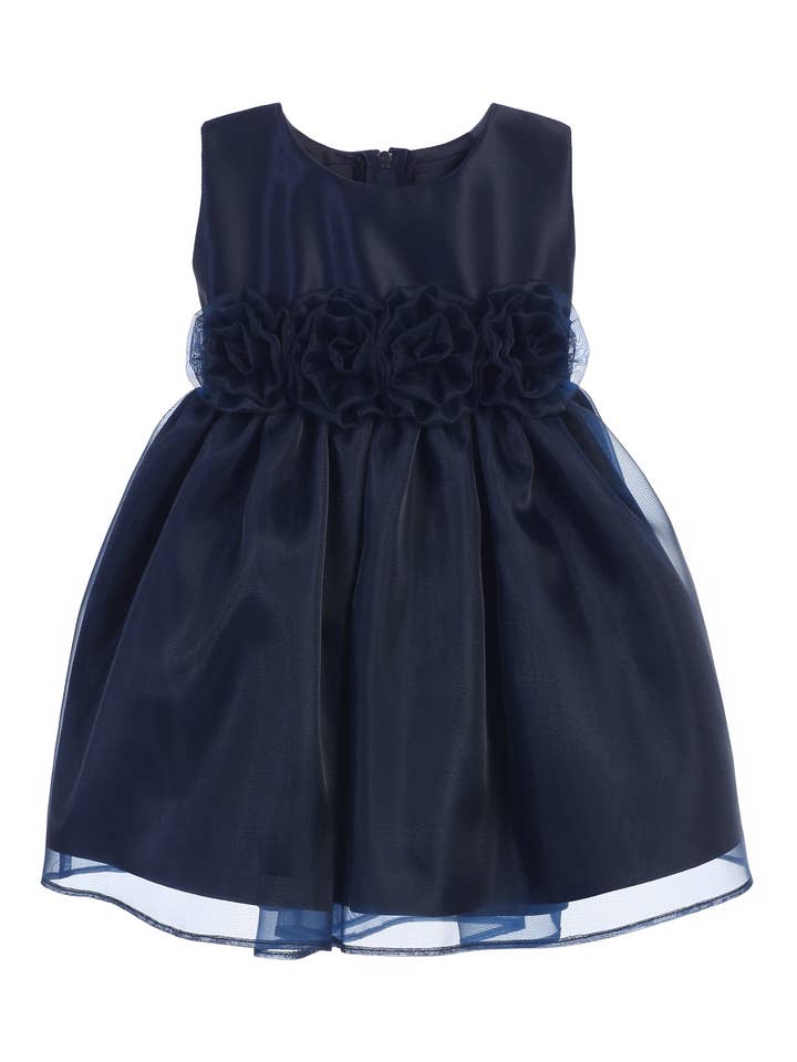 SK723 - vestido infantil de satén con organza y flores enrolladas a mano para venta al por mayor de Sweet Kids, Inc.