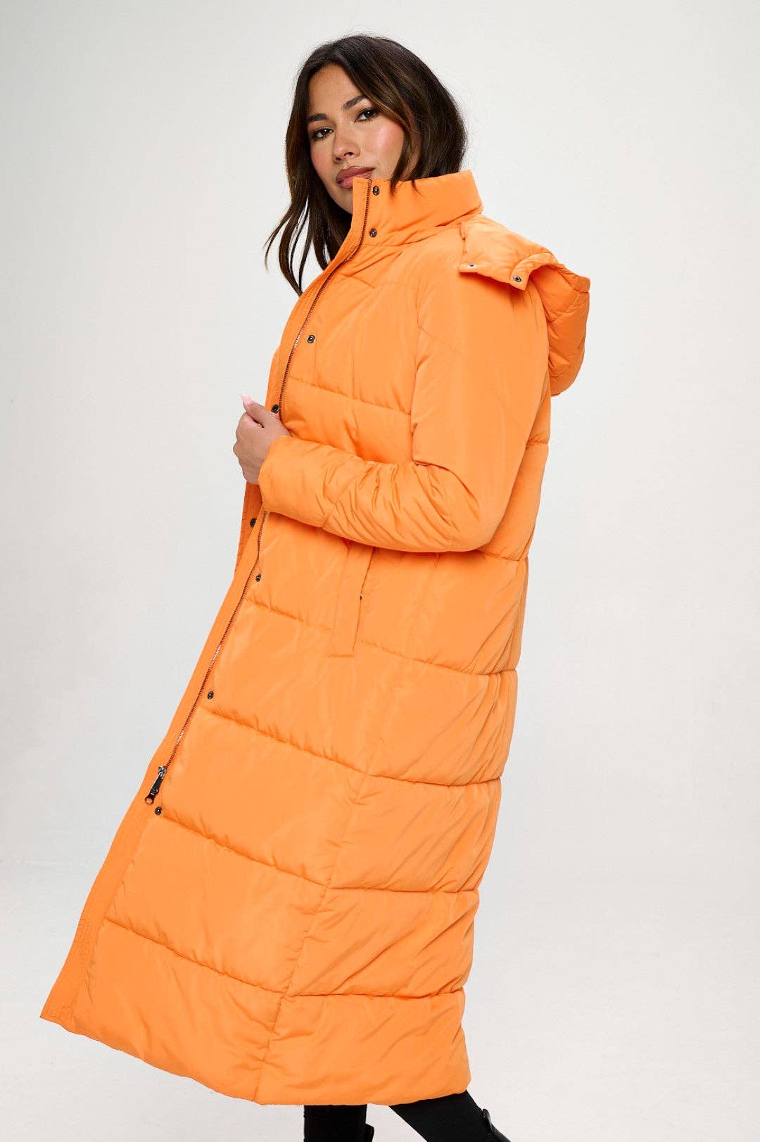 Alaranjado QB702L1: Casaco Acolchoado Maxi Vegan Tangerine Dream para venda a revendedores na Faire2