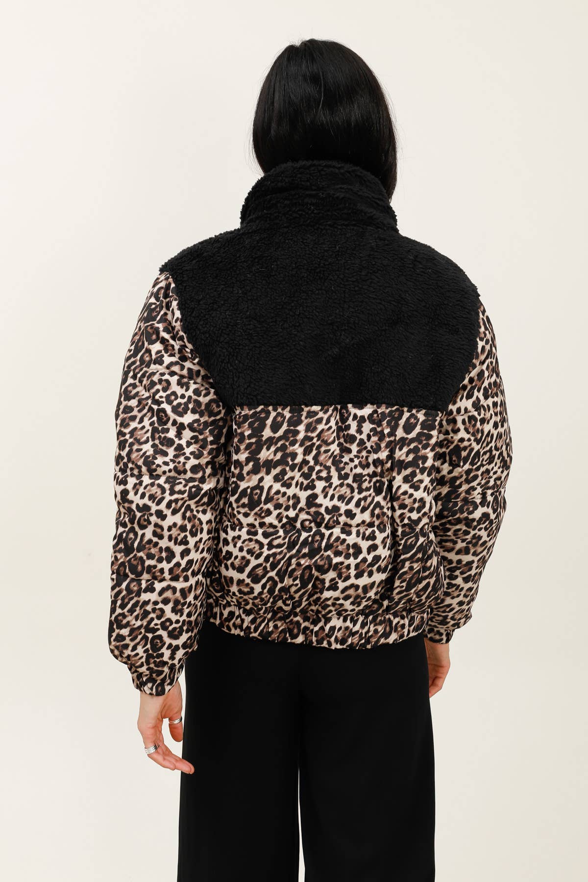 MOOYA - Wholesale Puffer Jacket - Women's - Short fleece and leopard puffer jacket - ZNS0022