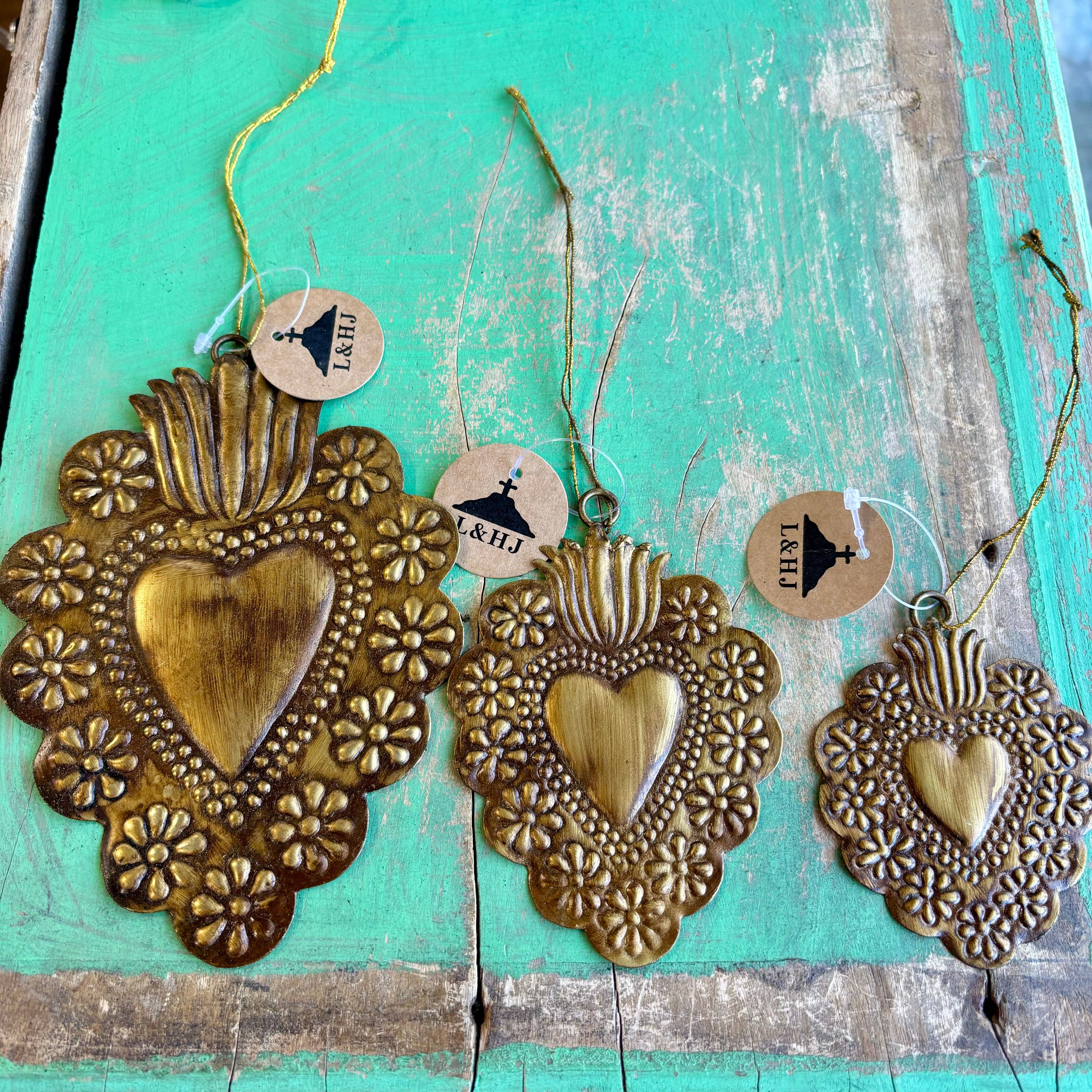 Love and Honor Jesus LLC - Wholesale Wall Accent - Floral Tin Sacred Hearts2