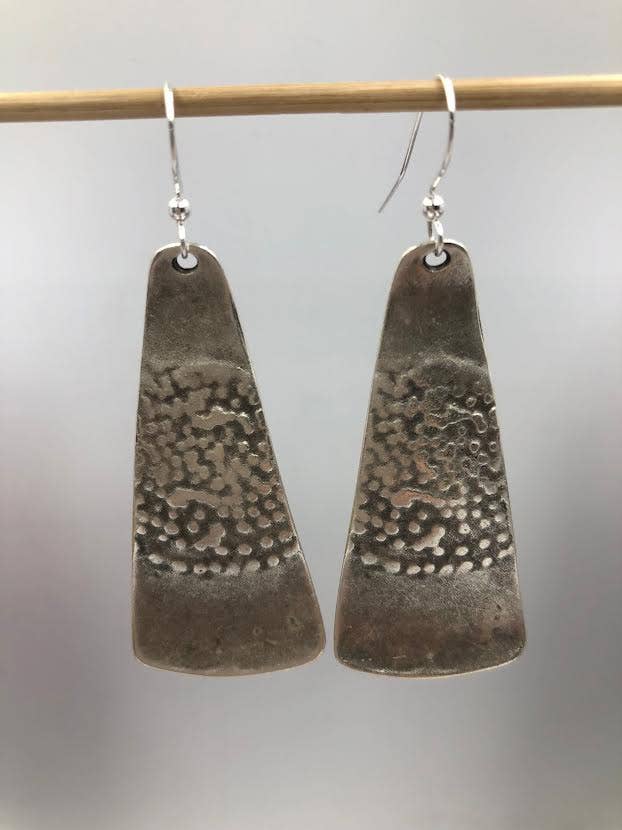 Volare – wholesale Dangle earrings – Hammered Wedge Earrings1