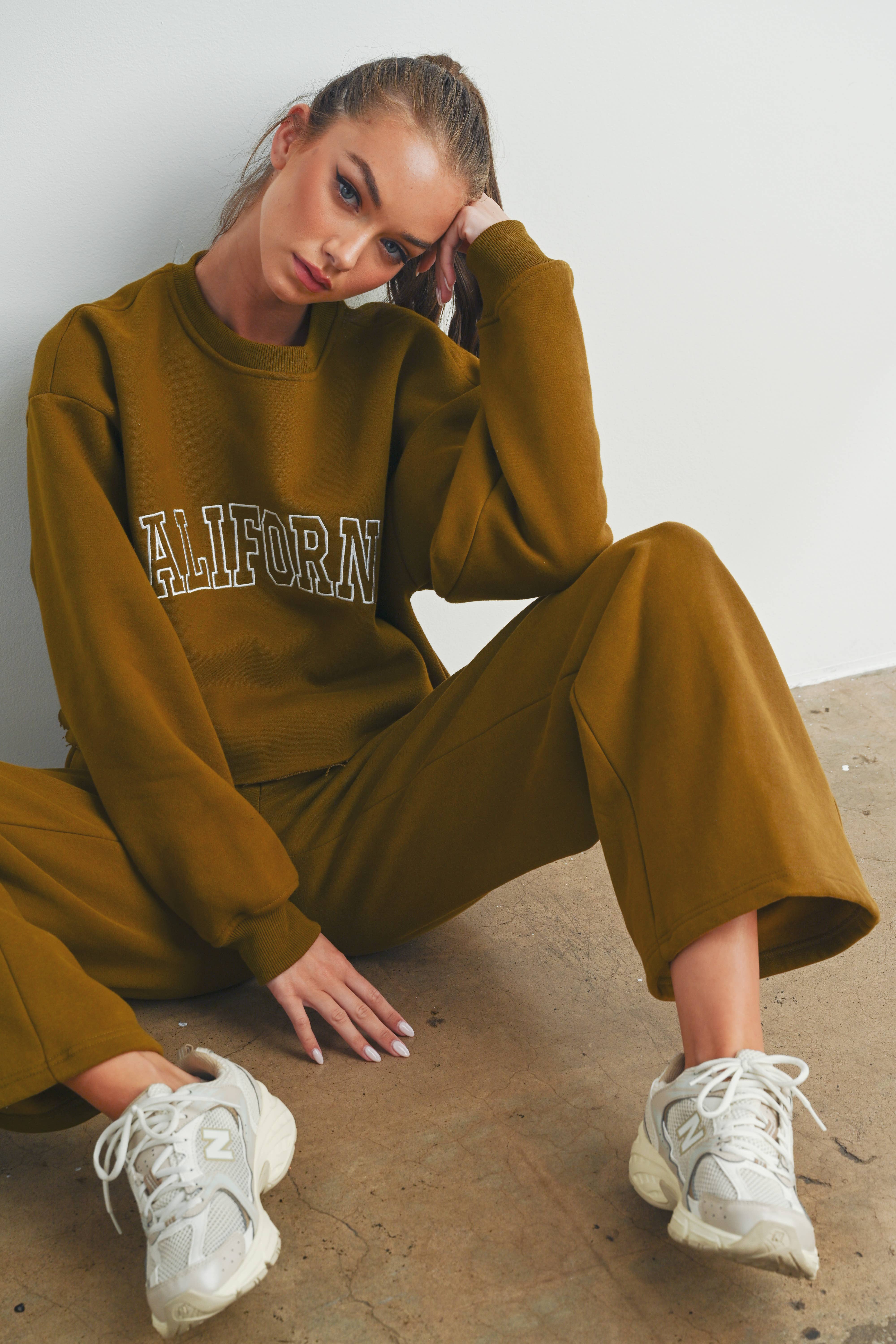 BUTTERMELON – wholesale Lounge Sweatpants/jogging bottoms – Women's – Fleece Terry With Side Patched Cargo Sweatpants - BMP71403