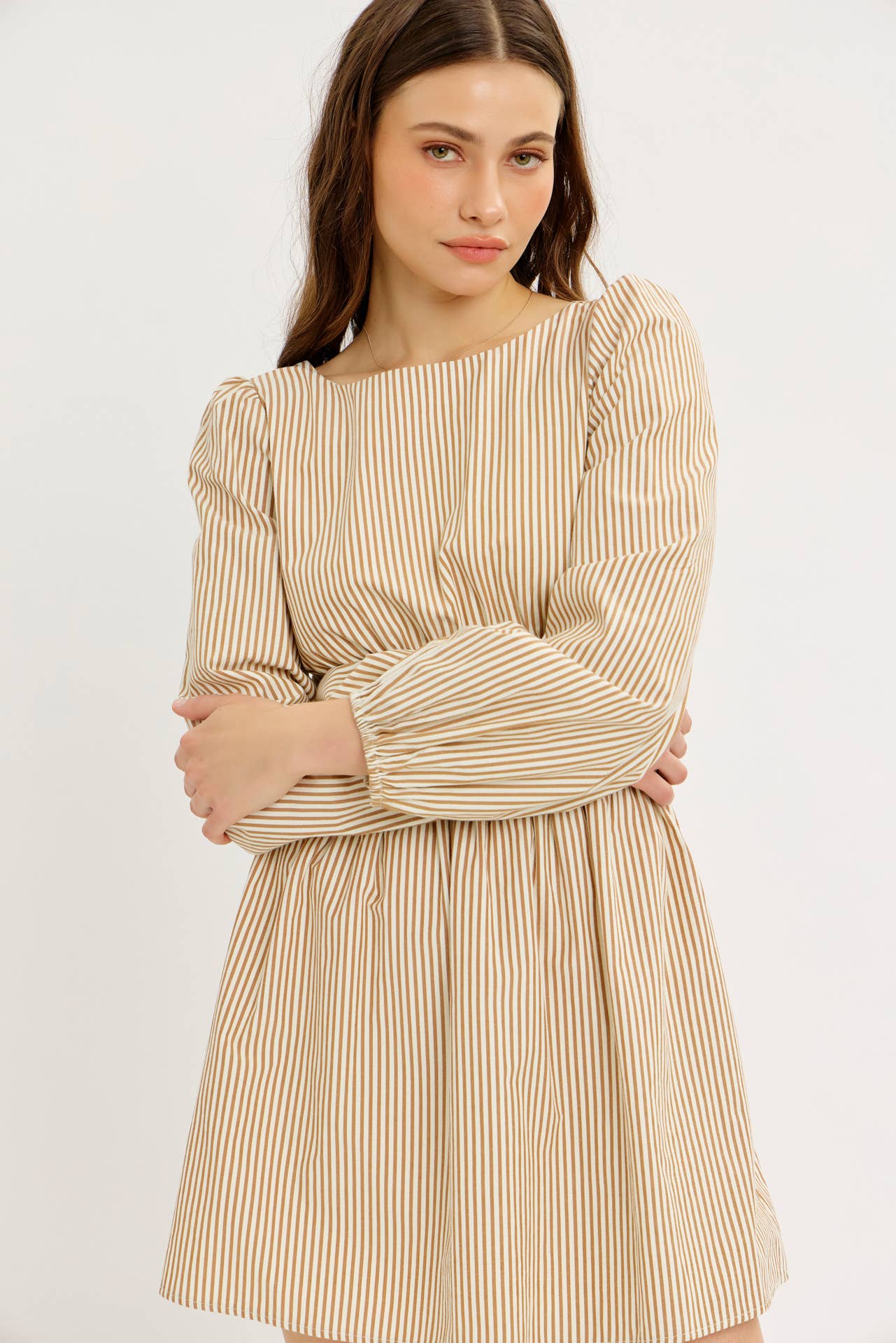 idem ditto - Vente Robe – femme - Mini-robe rayée charme avec dos ouvert dramatique et nœud oversize3