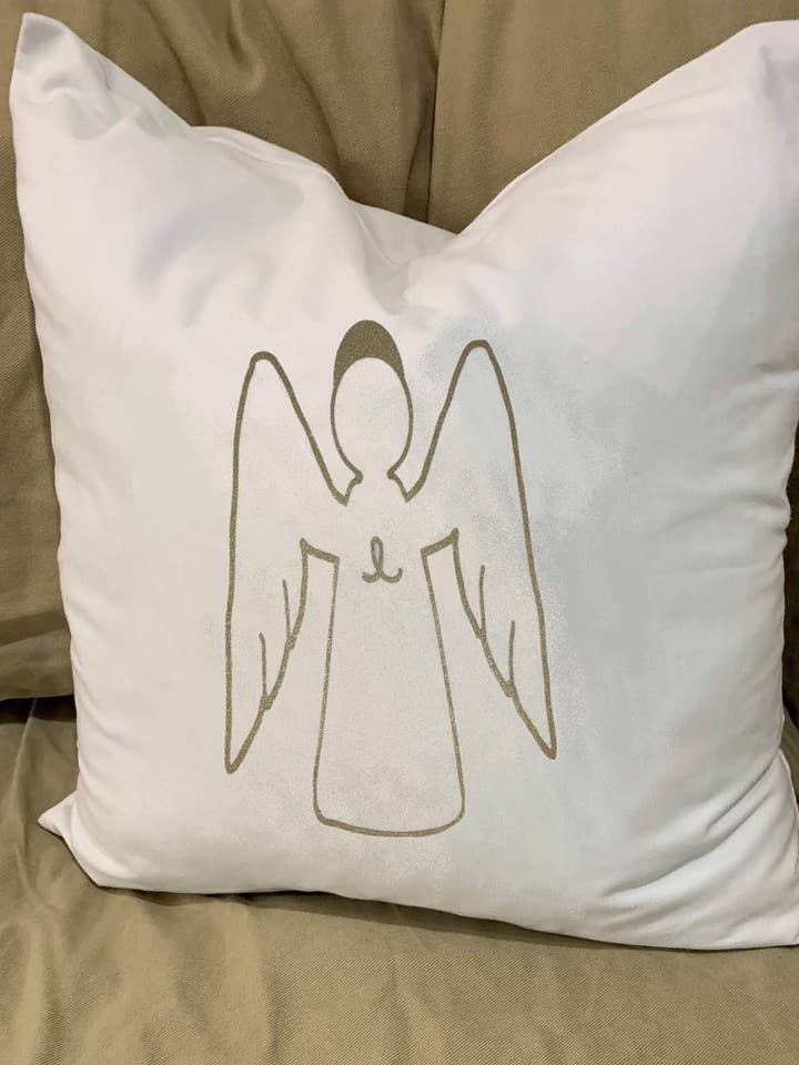 Angel 2020 kudde med fjäderinsats för wholesale av Monique Perry Art