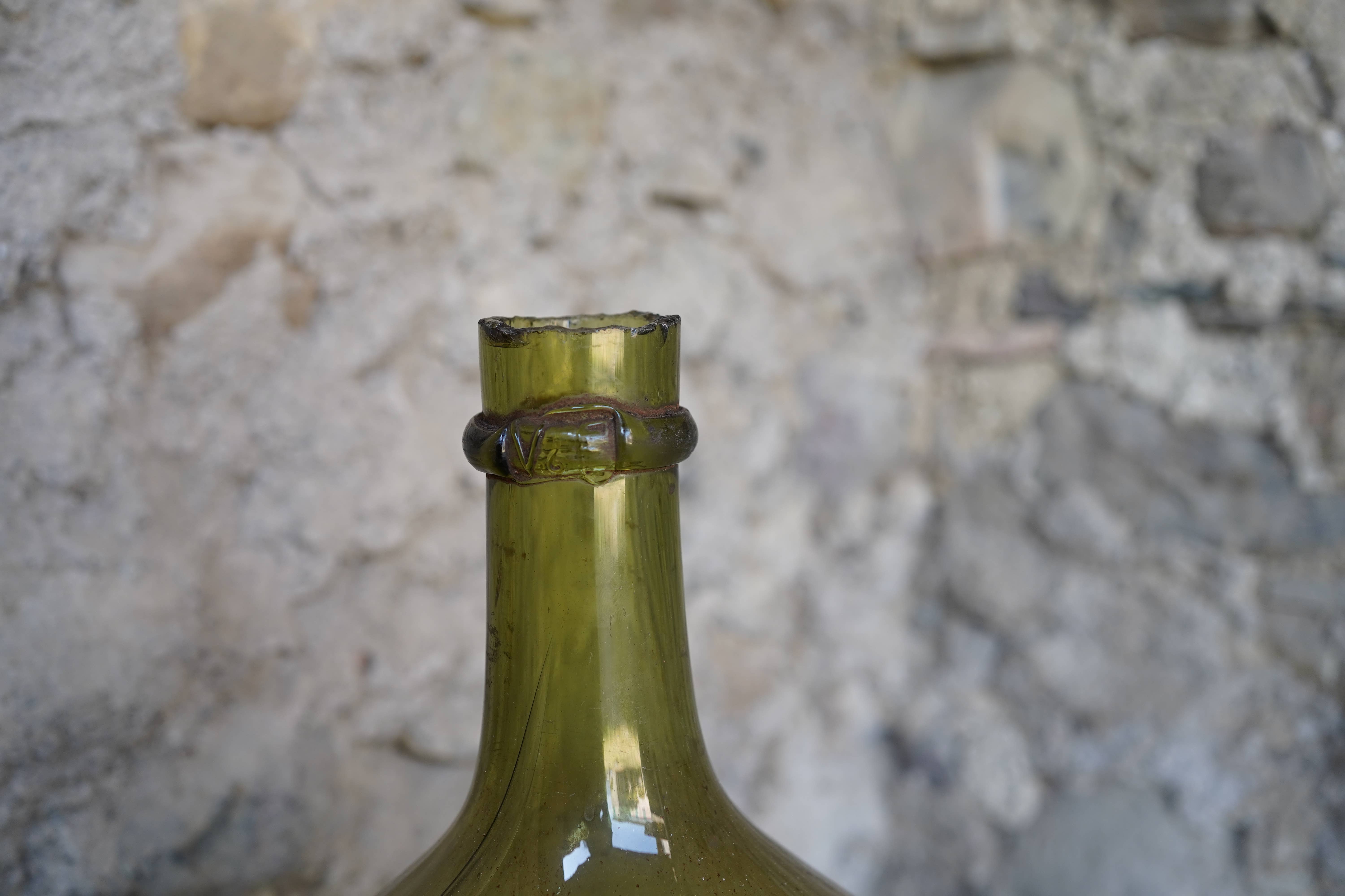 Petit truc – wholesale Decorative jar – OLIVE GREEN BROKEN-NECK DEMIJOHN3