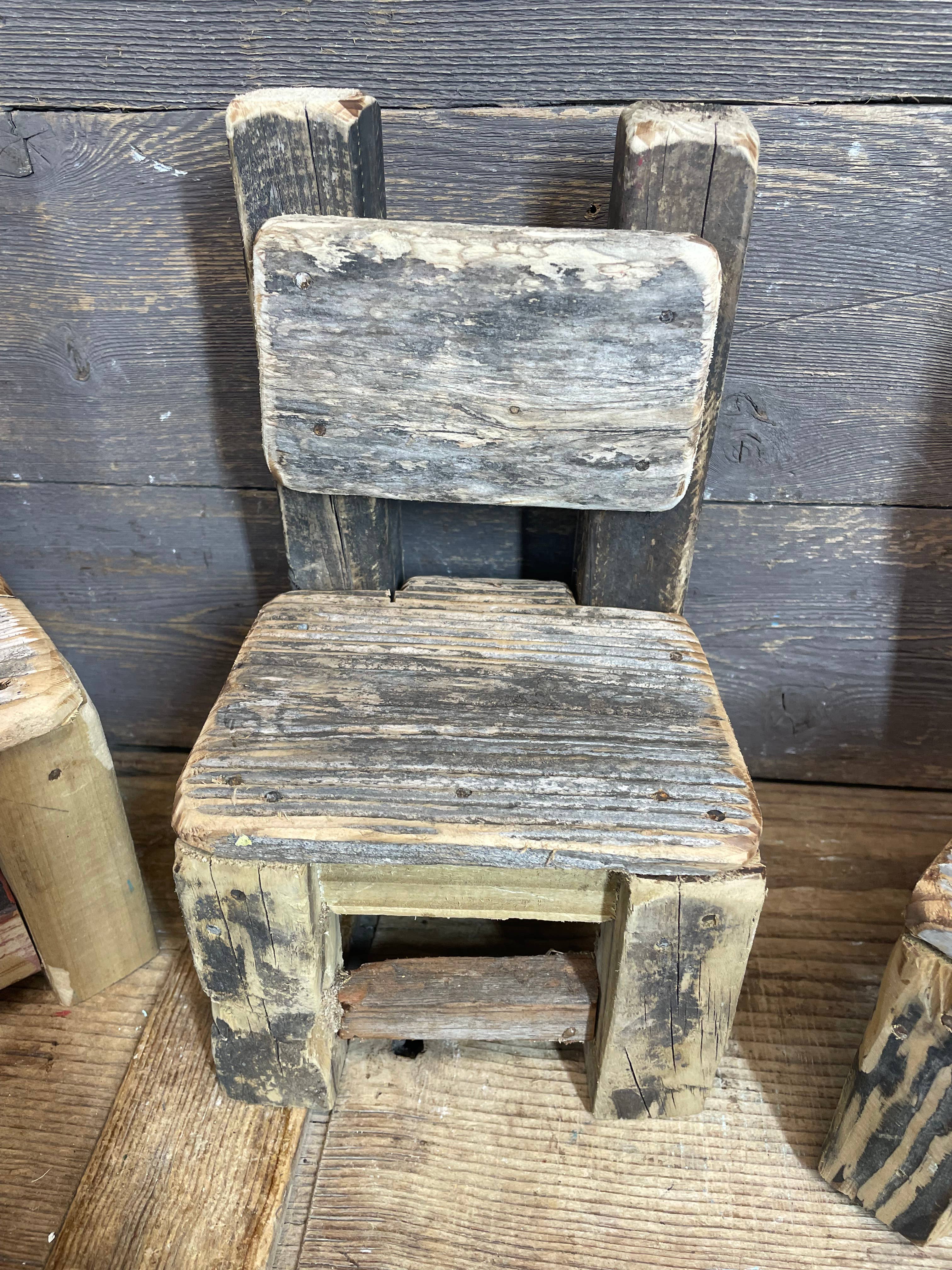 My Amigos Imports - Vente Chaises - Chaise en bois de cèdre ancien Lula - 6Lx6Px11H pouces - NEUF5