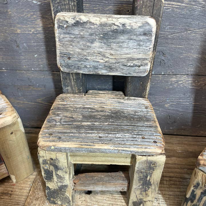 My Amigos Imports - Vente Chaises - Chaise en bois de cèdre ancien Lula - 6Lx6Px11H pouces - NEUF5