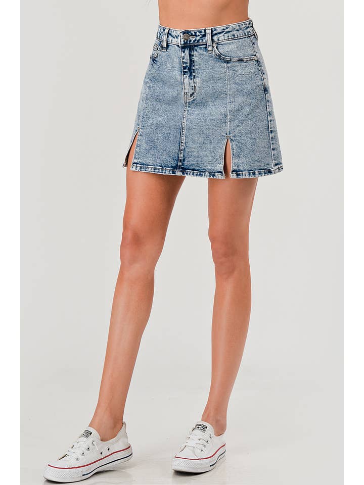 M6226SK - LIGHT MEDIUM WASH - WASHED DENIM MINI SKIRT for wholesale on Faire1
