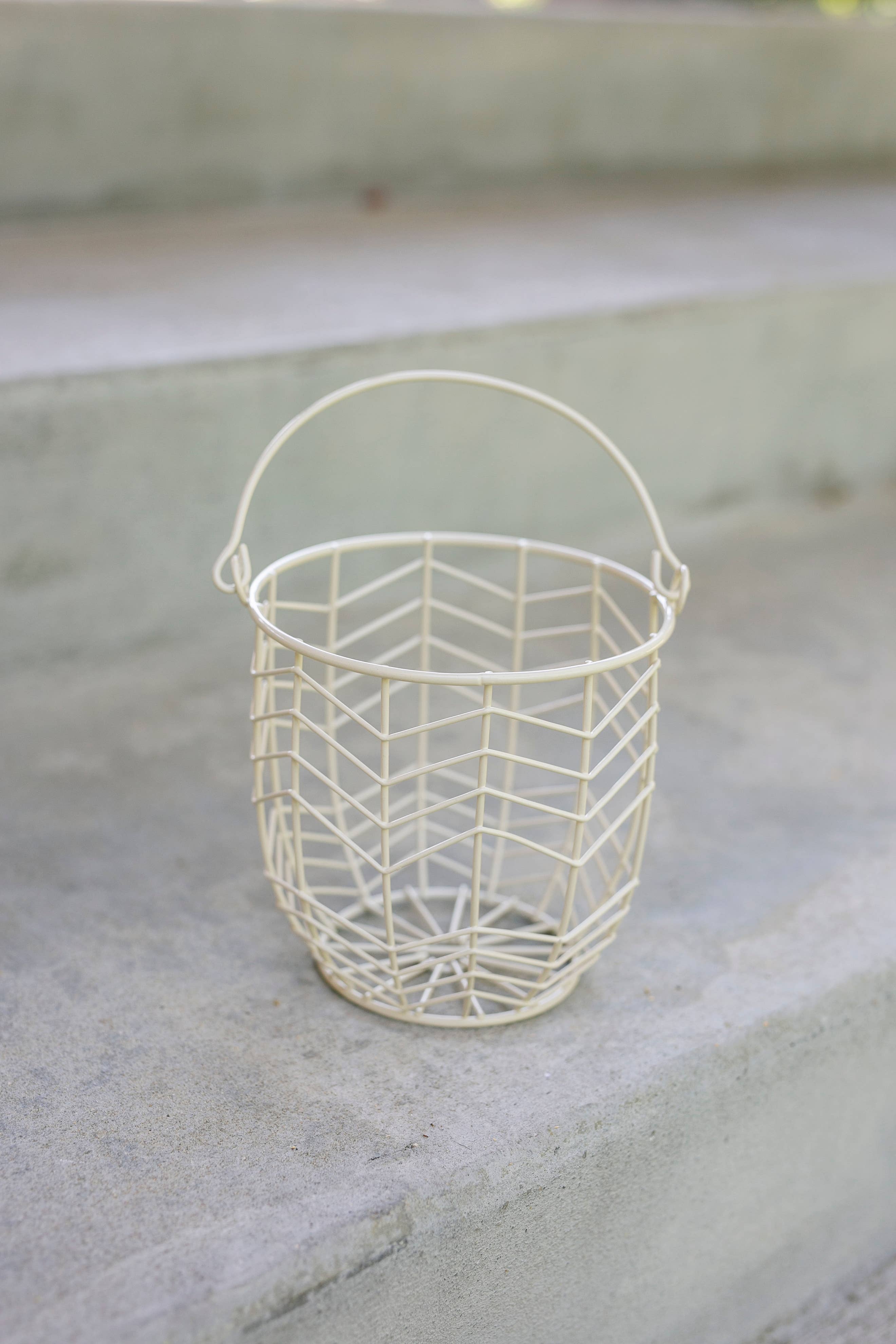 Indy Supply Co - Wholesale Basket - Geometric Swing Handle Wire Basket6