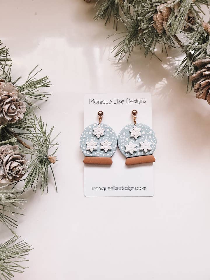 Boule à neige en forme de flocon pour la vente par Monique Elise Designs