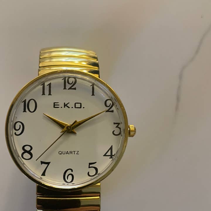 Stretch-Uhr in Unisex-Größe mit leicht lesbaren Zahlen für den Großhandel von Siman International Inc.