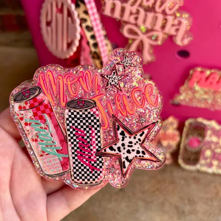 Ciondolo Bogg bag glitterato "Mom Juice" per la vendita all'ingrosso da parte di The Pink Peach