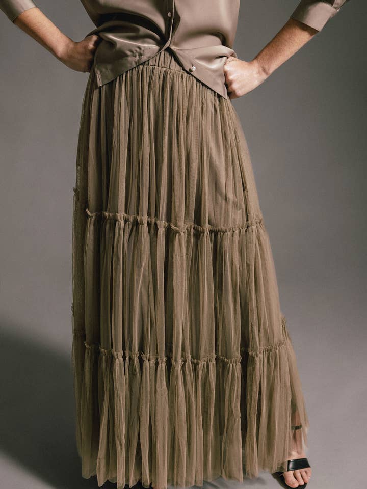 Gonna in tulle svasata (400871-41) per la vendita all'ingrosso da parte di Lanidor