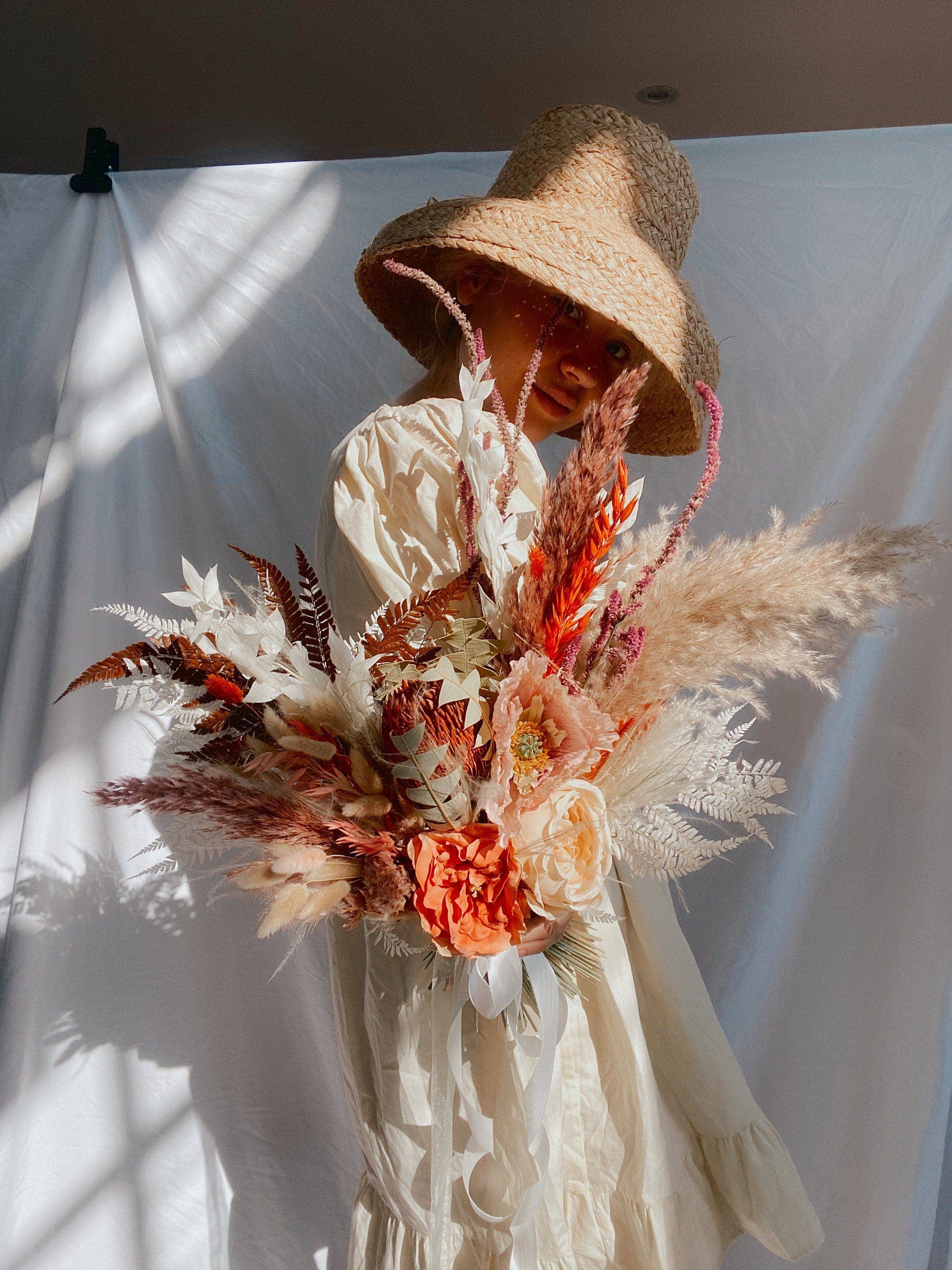 Hidden Botanics - Wholesale Dried/Pressed Flowers - Dried Flowers Bridal Bouquet - Rustic Red & Orange No. 28