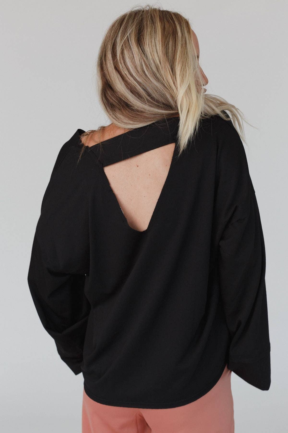 Three Bird Nest - Vente Pull en maille – femme - Chandail à encolure en V Love It - Noir1